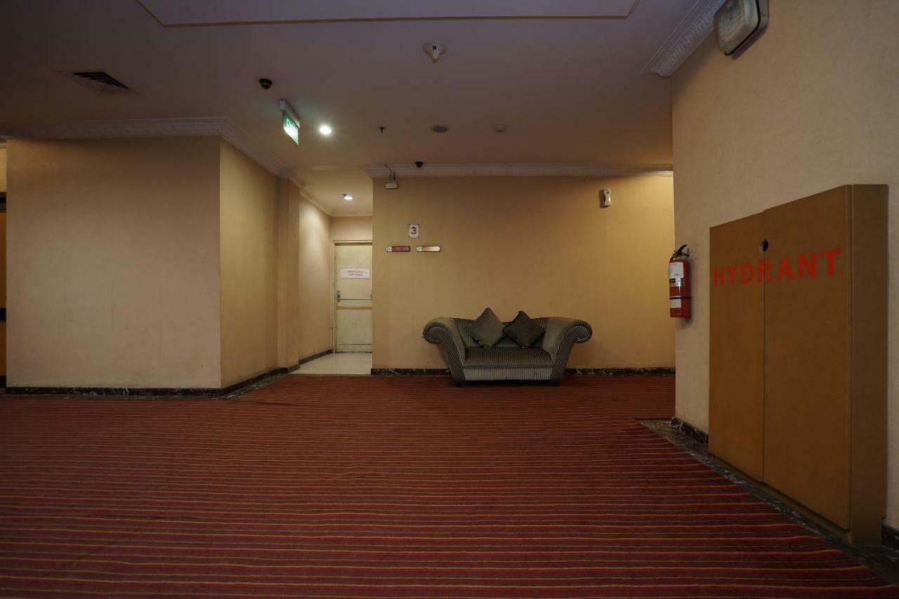 Capital O 1128 Hotel Imara ปาเลมบัง ภายนอก รูปภาพ