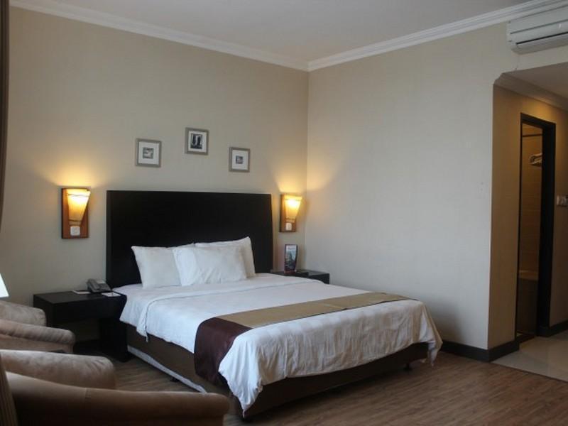 Capital O 1128 Hotel Imara ปาเลมบัง ภายนอก รูปภาพ